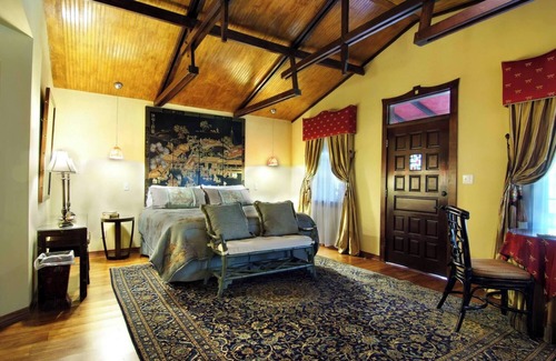 Hammond Bed & Breakfast | The Oriental Suite W/King Bed