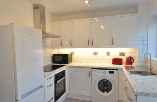 Linton House | The Osprey - Comfortable 3-Bedroom Stay for Business or Leisure