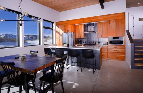 Crested Butte House | The Outlook, New 2BD/2.5BA home w/garage, VIEWS!