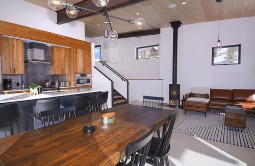 Crested Butte House | The Outlook, New 2BD/2.5BA home w/garage, VIEWS!