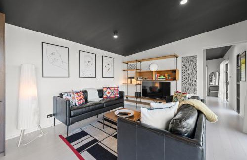 Tinderbox House | The Outlook on Mount Louis - Stunning Views