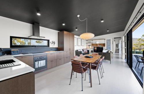 Tinderbox House | The Outlook on Mount Louis - Stunning Views