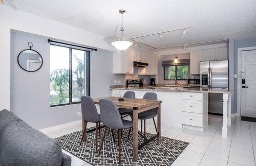 Rosendal Apartment | The Over The Bay Condo