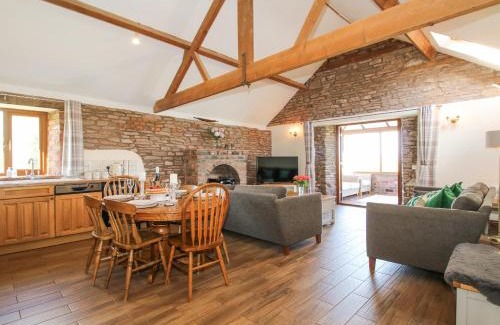 Leominster House | The Owl Barn