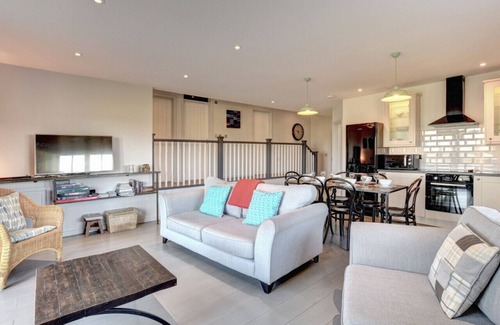 Woodbridge House | The Owls at Oxley - Five Bedroom House, Sleeps 10