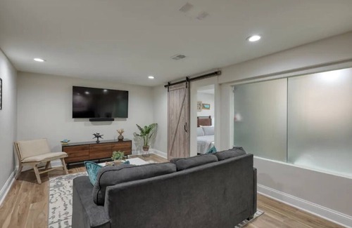 St. Matthews Apartment | The Oxford