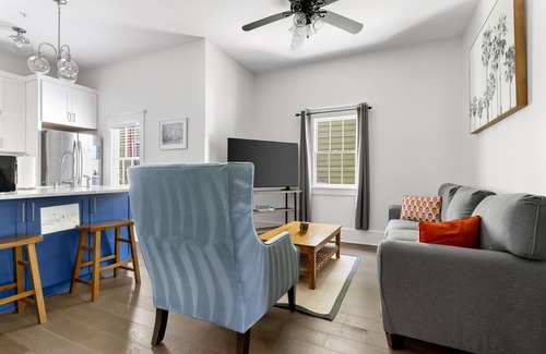 Cannonborough Elliotborough Condo | The Oyster Suite | 2BR Steps to King Sleeps 4!