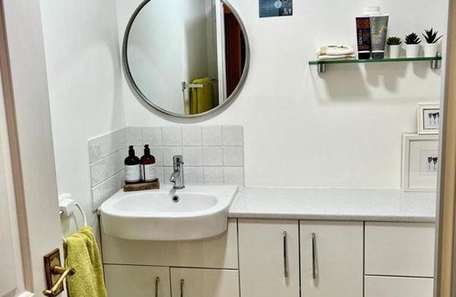 Redmile Bed & Breakfast | The Paddock at Peacock Farm near Belvoir Castle