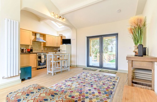Shipston on Stour Cottage | THE PADDOCK, pet friendly, with a garden in Shipston-On-Stour