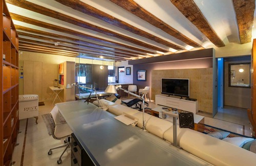 Zaragoza Old Town Apartment | The Palace of Argensola