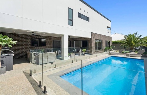 Yarrawonga House | The Palms Guest House Yarrawonga