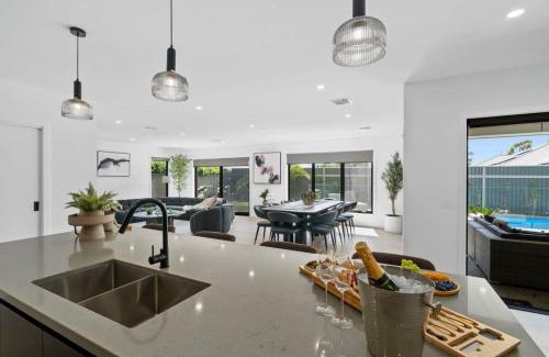 Yarrawonga House | The Palms Guest House Yarrawonga