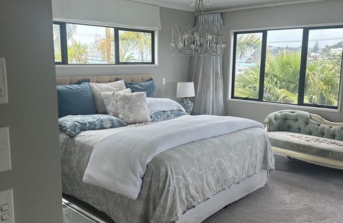 Tindalls Beach Cabin | The Palms on Tindalls retreat, beautiful coastal nproperty adjacent to 2 beaches