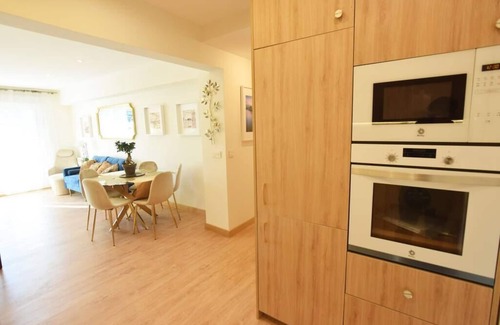 San Sebastian Centro Apartment | The Paradise: Luxurious flat, parking, jacuzzi, terrace, new