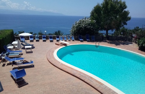 Milazzo Apartment | The Paradise of the Gods