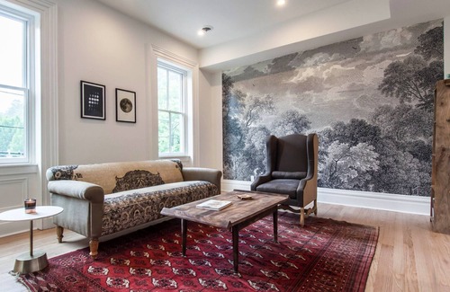Allegheny-West Apartment | The Paris of Appalachia- walk to stadiums & downtown