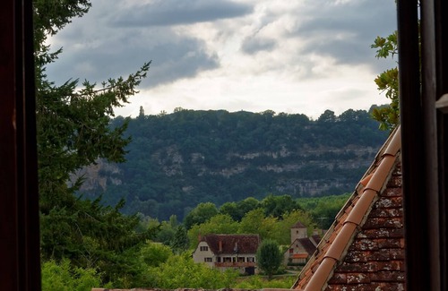 Floirac House | The Parrot House