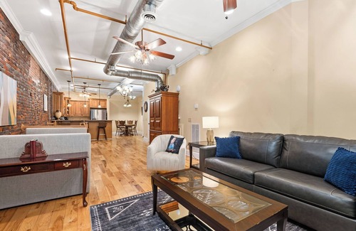 Downtown Nashville Condo | The Parton- 2 Blocks to Broadway