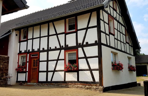 Hofen House | The Paterhaus - relaxation on the Eifelsteig
