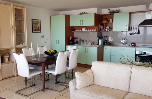 Le Grand Large Apartment | THE PATIO APARTMENT FACING THE SEA