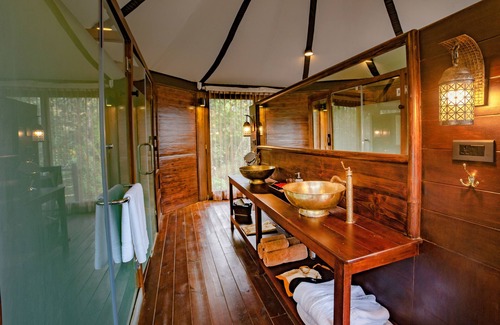 Pumdi Bhumdi Hotel | The Pavilions Himalayas Lake View