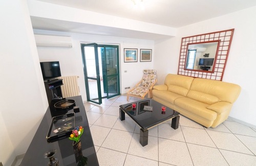 Vasto Apartment | The Peaches - Sanitized Environments - Old Town