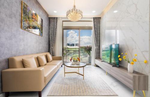 Tan Thuan Dong Apartment | The Peak Midtown Serviced Apartment - Free Car for transportation