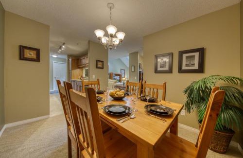 East Kootenay Apartment | The Peaks 3 Bedroom Mountain View Condo
