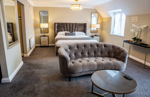 Broughton Hackett Hotel | The Pear Tree Inn & Country Hotel