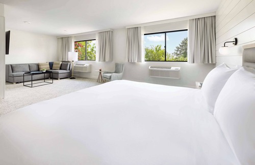 Newport East Hotel | The Pell - Part of JdV by Hyatt