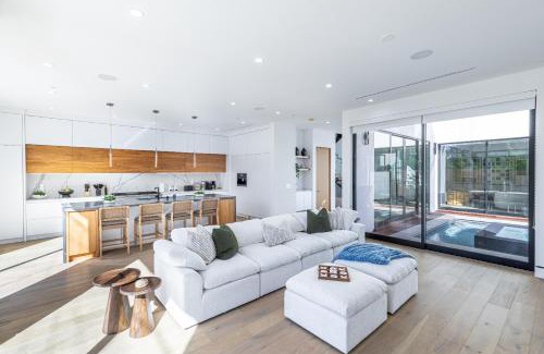 Venice House | The Penmar Retreat - Luxurious resort-style oasis