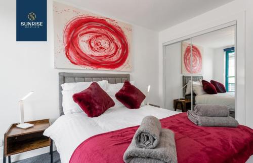 Dundee Apartment | THE PENTHOUSE, Spacious, Stunning Views, Foosball Table, 3 Large Rooms, Central Location, River Front, 1 Min From Tay Bridge, V&A, Train Station, City Centre, Lift Access, Free Parking & WiFi, INVOICE and REDUCED PRICE only via SUNRISE SHORT LETS Dundee
