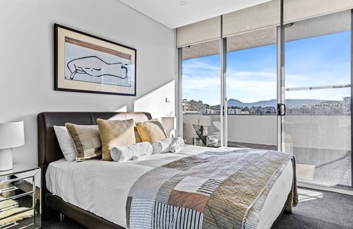 Wollongong CBD Apartment | The Perch - Gorgeous 3 Bedroom Penthouse