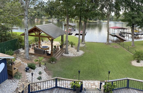 Hillister House | The Perfect Getaway Just 2 hours Northeast of Houston! Come enjoy tranquility!