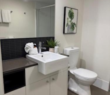 Gladstone Apartment | The Perfect Host @ Curtis Apartments