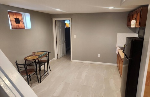 North Valley Stream House | The Perfect Place. 10 mins from JFK Airport,UBS , LIRR, Long Isl Shopping Center
