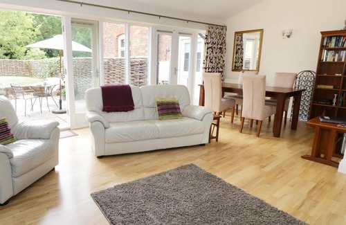 Droitwich House | The Perry Shed