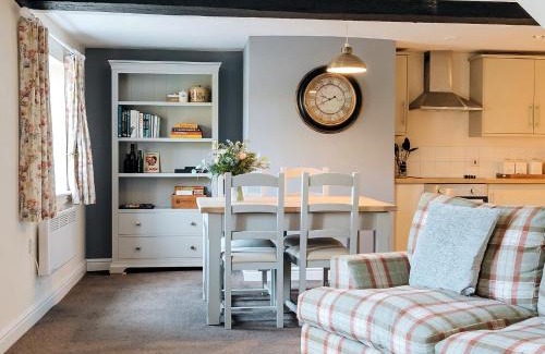 Neenton Apartment | The Pheasant Apartment