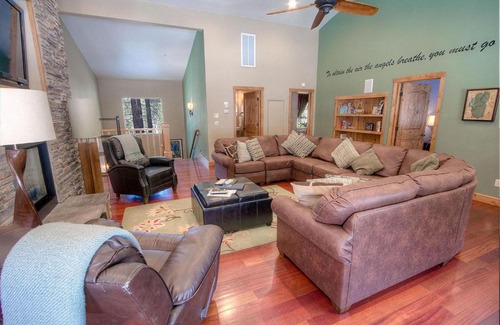 South Lake Tahoe House | The Phoenix by Lake Tahoe Accommodations
