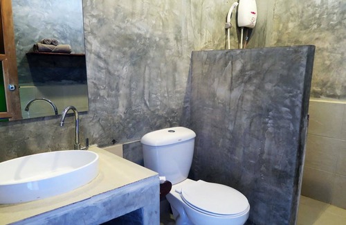 Mae Sot Hotel | The Picturebook Guesthouse