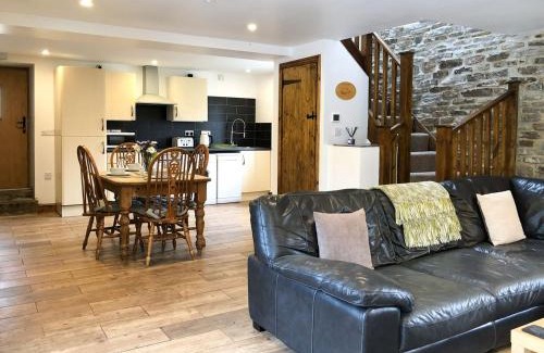 Cutthorpe House | The Pig Sty