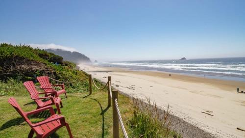 Arch Cape House | The Pilot House by AvantStay Stunning Home Right On Arch Cape Beach