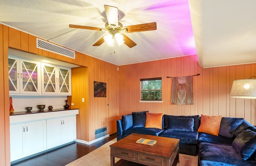 Jefferson House | The Pink Palace - A Historic Oasis - King Beds - Centrally Located