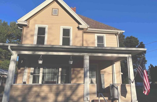 Monmouth House | “The Place” Blocks away from MOCO