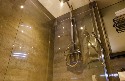 Pentrefelin Hotel | The Plough Rhosmaen