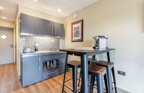 Pershore House | The Plum Tree - Pershore