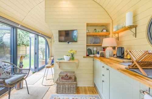 Severn Stoke House | The Pod - Riverside Retreat