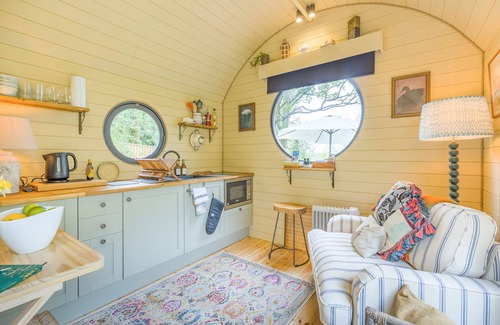Severn Stoke House | The Pod - Riverside Retreat