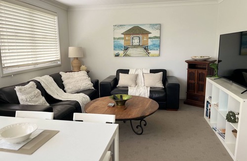 Barrack Point Apartment | The Point Accommodation - coastal getaway