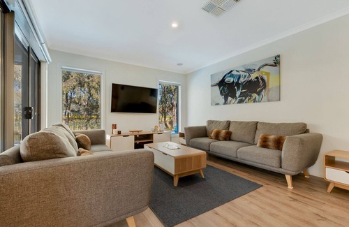 Yarrawonga House | The Pool House @ Silverwoods